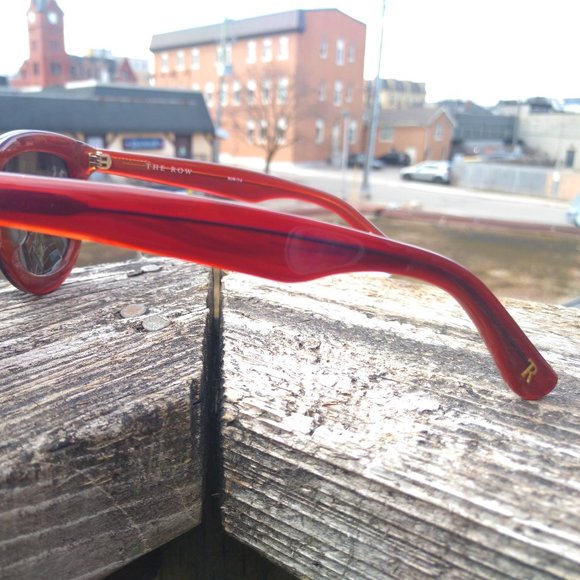 The ROW Cat 2 Sunglasses by Linda Farrow! - Picture 4 of 7